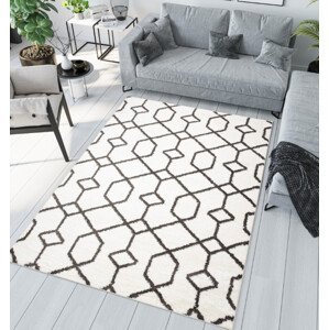 Stylový koberec s geometrickým vzorem
