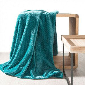 Tyrkysová hřejivá deka s geometrickým motivem