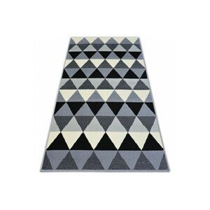 Dywany Lusczow Kusový koberec BCF BASE TRIANGLES 3813 trojúhelníky černý/šedý, velikost 140x190