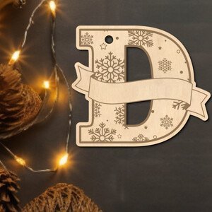 Vánoční ozdoba v podobě iniciály s gravírovaným jménem