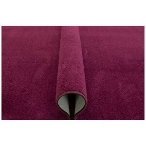 Metrážový koberec Hero-Twist 46 fialový