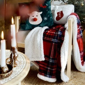Vánoční deka s beránekm | MANTA | kostkovaná červená se šerpou | 150x200 cm | 864778 Homla