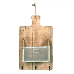 Nástěnný dřevěný box ve tvaru prkénka s háčky – 33x9x55 cm