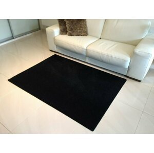 Kusový černý koberec Eton (Varianta: 1 m2 s obšitím)