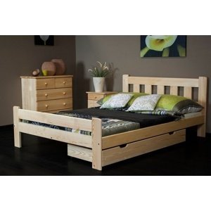 Dřevěná postel Greta 140x200 + rošt ZDARMA (Barva dřeva: Borovice)