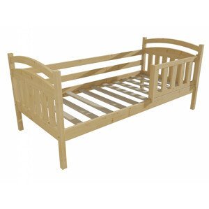 Dětská postel DP 001 se zábranou (Rozměr: 90 x 190 cm, Barva dřeva: bezbarvý lak)