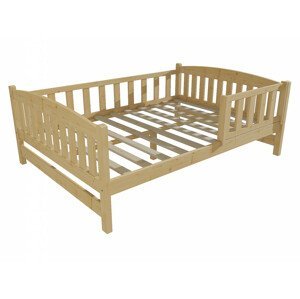 Dětská postel DP 002 XL se zábranou (Rozměr: 120 x 200 cm, Barva dřeva: bezbarvý lak)