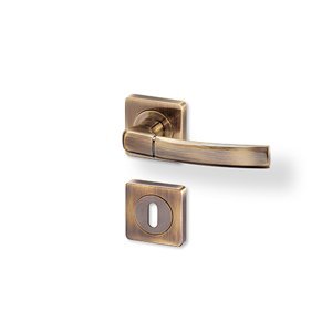 AC-T SERVIS Dveřní klika KIEL bronz - hranatá rozeta Mechanizmus rozety: Kovová konstrukce, Provedení kliky: vč. rozety BB - obyčejný klíč