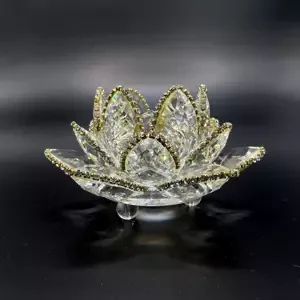 Křišťálové sklo s minerály - Lotosový květ Exclusive, Bílá