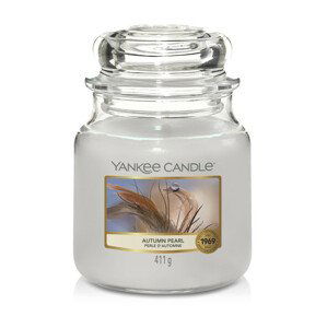 Vonná svíčka Yankee Candle střední Autumn pearl