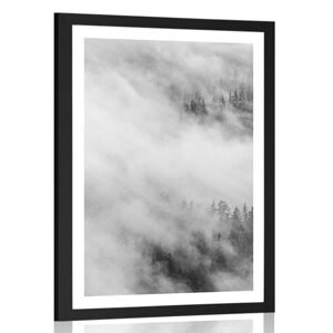 Plakát s paspartou černobílý mlhavý les