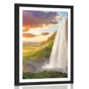 Plakát s paspartou majestátní vodopád na Islandu