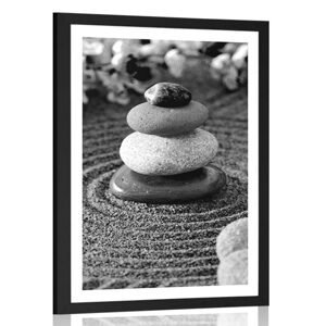 Plakát s paspartou pyramida Zen kamenů v černobílém provedení