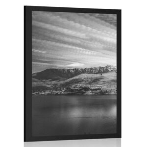 Plakát podvečerní černobílé jezero