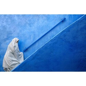 Umělecká fotografie Few steps away, Fadhel Almutaghawi, (40 x 26.7 cm)