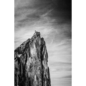 Umělecká fotografie Balancing between Earth and Sky, Thomas Vuillaume, (26.7 x 40 cm)