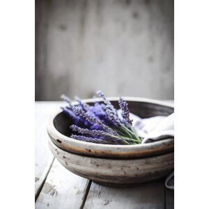 Umělecká fotografie Lavender In Bowl, Treechild, (26.7 x 40 cm)