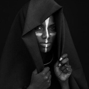 Umělecká fotografie Africana, Tomasz Solinski, (40 x 40 cm)