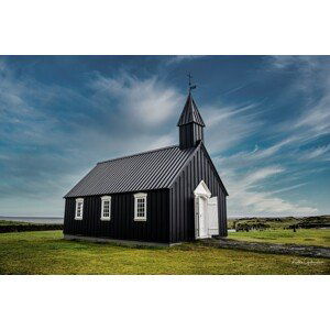 Umělecká fotografie Black Church in Iceland, Kristvin Gudmundsson, (40 x 26.7 cm)