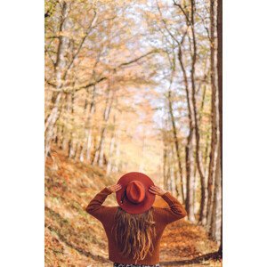 Umělecká fotografie Woman in the autumn forest, Xsandra, (26.7 x 40 cm)