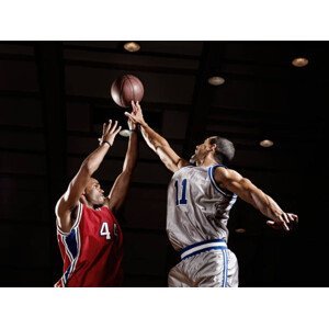 Umělecká fotografie Basketball player trying to take basketball, Patrik Giardino, (40 x 30 cm)