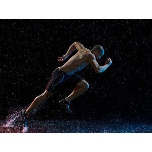 Umělecká fotografie Athlete runner running through rain, Jonathan Knowles, (40 x 30 cm)