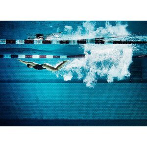 Umělecká fotografie Female swimmer underwater in pool, Henrik Sorensen, (40 x 30 cm)