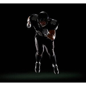 Umělecká fotografie American football player running, Lewis Mulatero, (40 x 35 cm)