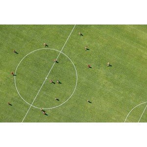 Umělecká fotografie Aerial view of football match, fStop Images - Stephan Zirwes, (40 x 26.7 cm)