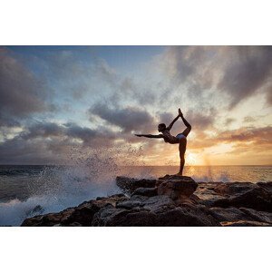 Umělecká fotografie Yoga dance pose, Per Breiehagen, (40 x 26.7 cm)