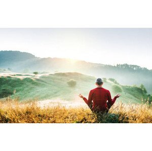 Umělecká fotografie Senior man meditating outdoors in nature, Halfpoint Images, (40 x 24.6 cm)