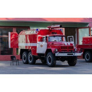 Umělecká fotografie red car of the fire department,, victoria2305, (40 x 24.6 cm)