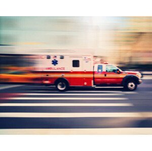 Umělecká fotografie Ambulance speeding in New York, THEPALMER, (40 x 30 cm)