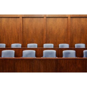 Umělecká fotografie Empty chairs in jury box, Mint Images, (40 x 26.7 cm)