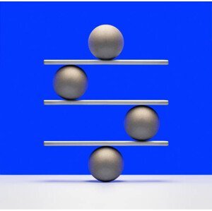 Umělecká fotografie Balance concept with balls, PM Images, (40 x 40 cm)