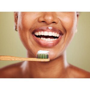 Umělecká fotografie Black woman, wooden toothbrush or teeth, PeopleImages, (40 x 30 cm)