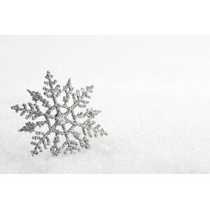 Ilustrace Christmas snowflake decoration on snow background, abzee, (40 x 26.7 cm)