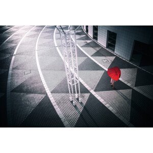 Umělecká fotografie Red Umbrella, Daisuke Kiyota, (40 x 26.7 cm)