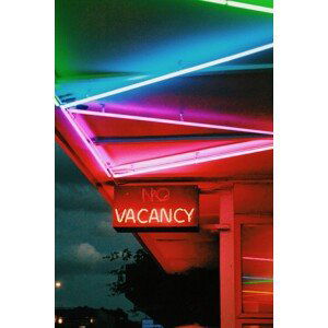 Umělecká fotografie No Vacancy - Tall, Samantha Hearn, (26.7 x 40 cm)