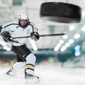 Umělecká fotografie Puck shot by Ice hockey player, Bernhard Lang, (40 x 40 cm)