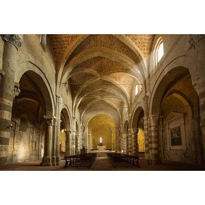 Umělecká fotografie The interior of the Cathedral of Sovana, Peter Zelei Images, (40 x 26.7 cm)
