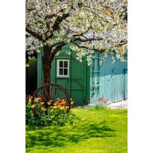 Umělecká fotografie Cozy cottage in a country garden, Germany, photography by Ulrich Hollmann, (26.7 x 40 cm)