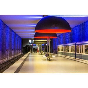 Umělecká fotografie Westfriedhof Metro Station, the platform, Massimo Borchi/Atlantide Phototravel, (40 x 26.7 cm)