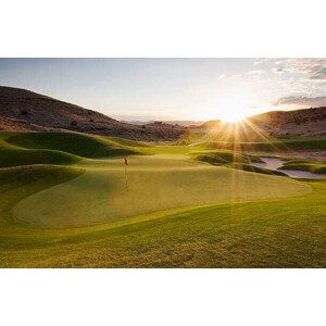 Umělecká fotografie Putting Green at Sunset, Ken Redding, (40 x 26.7 cm)