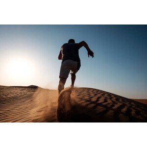 Umělecká fotografie Running In The Desert, Morten Byskov - 5050 Travelog / 500px, (40 x 26.7 cm)