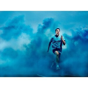 Umělecká fotografie athlete running in blue smoke, Henrik Sorensen, (40 x 30 cm)