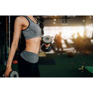 Umělecká fotografie sport woman at fitness gym club, veerasakpiyawatanakul, (40 x 26.7 cm)