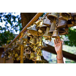 Umělecká fotografie Bells and blessings, Amith Nag Photography, (40 x 26.7 cm)