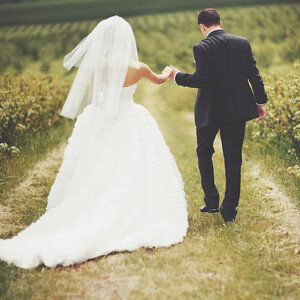 Umělecká fotografie Wedding portrait of a young couple, manifeesto, (40 x 40 cm)