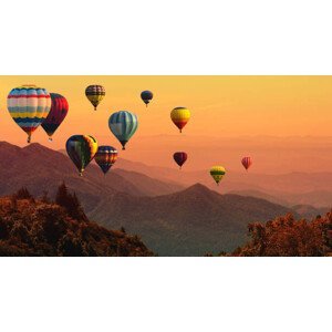 Umělecká fotografie Hot air balloon above high mountain at sunset, AppleZoomZoom, (40 x 22.5 cm)